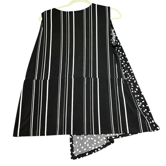 Cato Sleeveless Blouse Womens 18/20W Black White Asymmetrical Twist Front Artsy - Picture 3 of 10